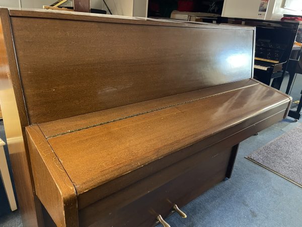 PRE-OWNED DANEMANN CLASSIC UPRIGHT PIANO - Image 3