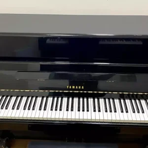 PRE-OWNED YAMAHA P2E BLACK POLISHED UPRIGHT PIANO