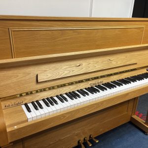 WOODCHESTER SONATO NATURAL OAK UPRIGHT PIANO