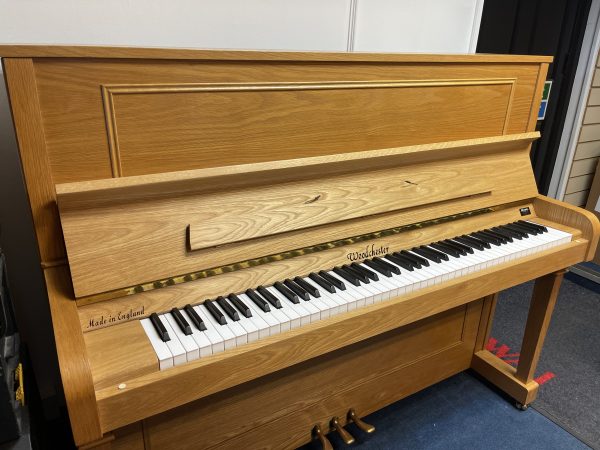 WOODCHESTER SONATO NATURAL OAK UPRIGHT PIANO